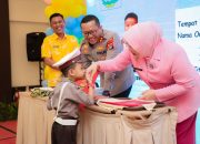 Kapolres Banggai serahkan Medali Penamatan Kepada Anak TK Bhayangkari 05