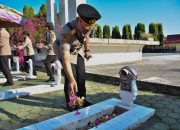 Kapolda Sulteng Pimpin Ziarah Penghormatan di TMP Tatura Palu