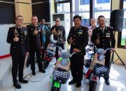 HUT Bhayangkara ke-79, Kapolres Banggai Berikan Cinderamata Kepada Personil Purna Bakti, Penghargaan kepada Jajaran Polsek dan Kenaikan Pangkat Anggotanya