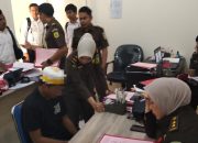 Polda Sulteng Serahkan Dua Pria Tersangka Specialis Curanmor ke Kejari Sigi