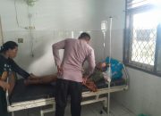 Akibat Kurang Hati-Hati Seorang Pengendara Sepeda Motor Tabrak Lansia Hingga Luka Berat