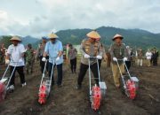 Wujudkan Swasembada Pangan, Kapolda Sulteng Buat Terobosan Kreatif 1 Desa Minimal 1 Hektar