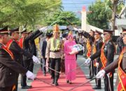 Personel Polres Touna, Sambut Kapolres AKBP Yanna Djayawidya, dengan Tari-Tarian Adat Daerah dan Prosesi Pedang Pora