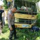 Lakalantas Pengendara Mobil Truk dengan Sepeda Motor Laga Banteng di Desa Uso