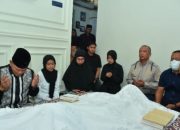 Kapolda Sulteng Melayat ke Rumah Duka, Doakan Almarhum AKBP Sugeng Lestari