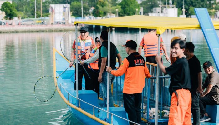 Peringati World Cleanup Day Sedunia Pemkab Banggai Bersih-Bersih di RTH Teluk Lalong