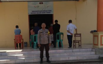 Aparat Polsek Tojo Rutin Patroli di Gereja-Gereja