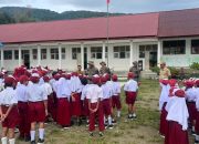 Momentum Hari Pahlawan, Satgas Madago Raya Tanamkan Jiwa Nasionalisme Sejak Dini