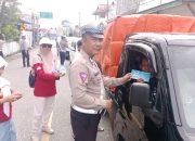 Operasi Zebra Tinombala 2025, Polres Touna Bagikan Stiker Kepada Pengguna Jalan