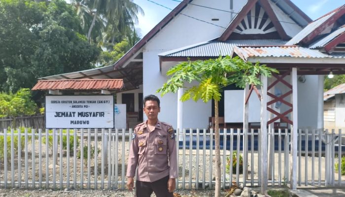 Polsek Ulubongka Patroli Rutin di Gereja GKST dan GPDI Marowo