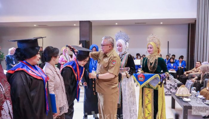 Untika Luwuk Gelar Wisuda 489 Sarjana Unggul