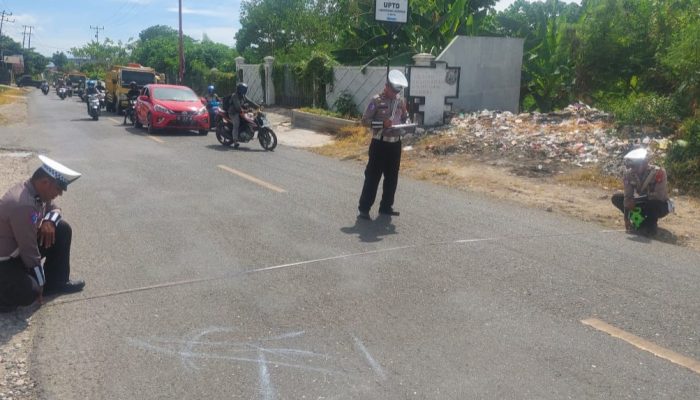 Polisi Olah TKP Laka Lantas Dua Orang Meninggal Dunia Terlindas Truk